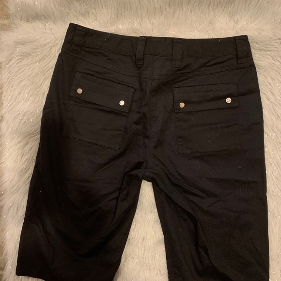 MICHAEL KORS CARGO BERMUDA SHORTS. - Picture 2 of 4